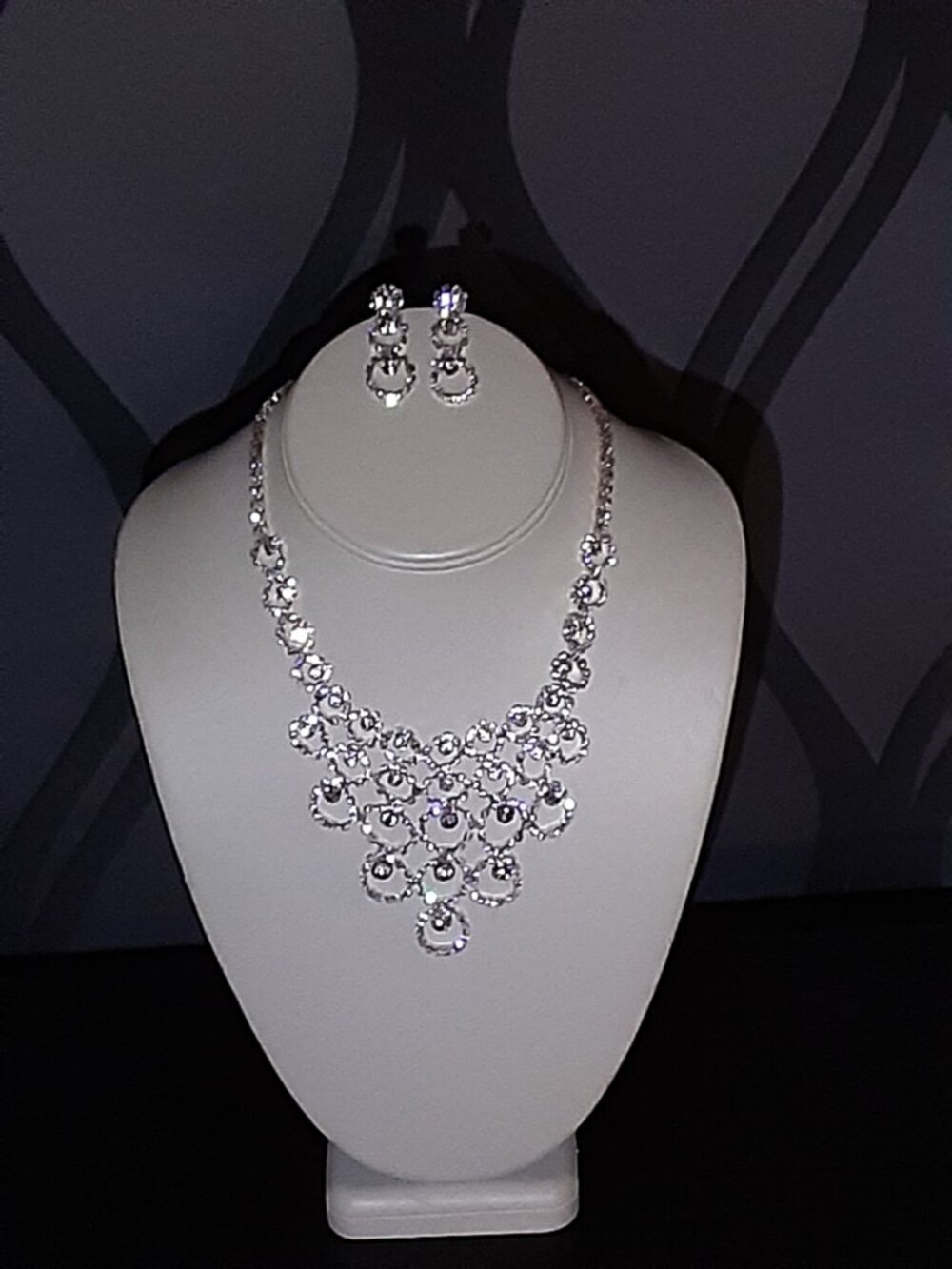 Silver-plated Rhinestone Necklace - Picture 3 of 3